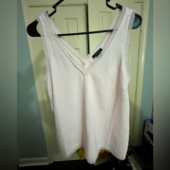 Halogen Light Pink V-Neck Tank Top - Picture 1 of 4